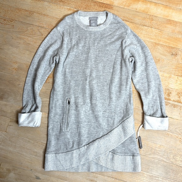 TAHARI Girls Gray Knit Asymmetrical Tunic Sweater - Picture 2 of 10